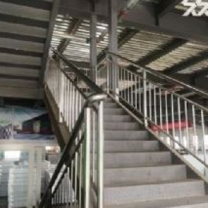 华胥独院厂房整栋出租，内有行吊水电到位，可配备5A级办公区域