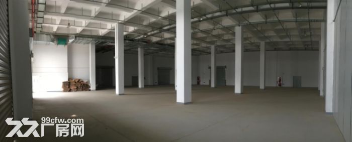 长安区引镇百丽物流园17000㎡厂房出租，配有装卸平台