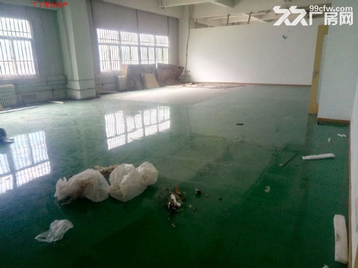 西高新创汇路标准厂房办工厂房1层1350平便宜出租-图3