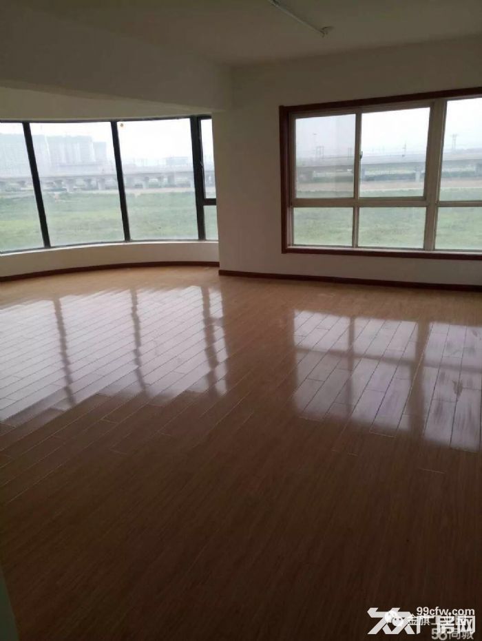 经开区 一楼 1800平大跨度 8.9米高厂房平价出租-图2