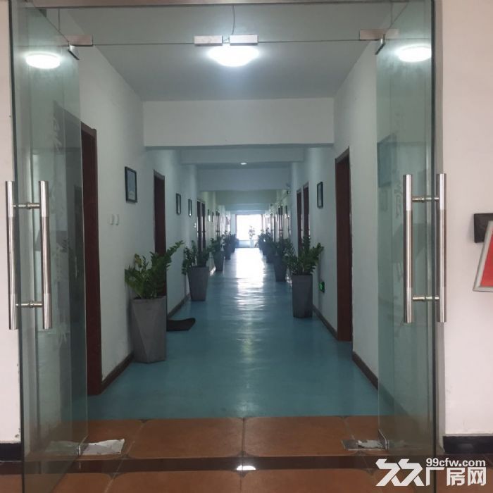 未央草滩混凝土砖混结构一层厂房 办公楼出租-图5