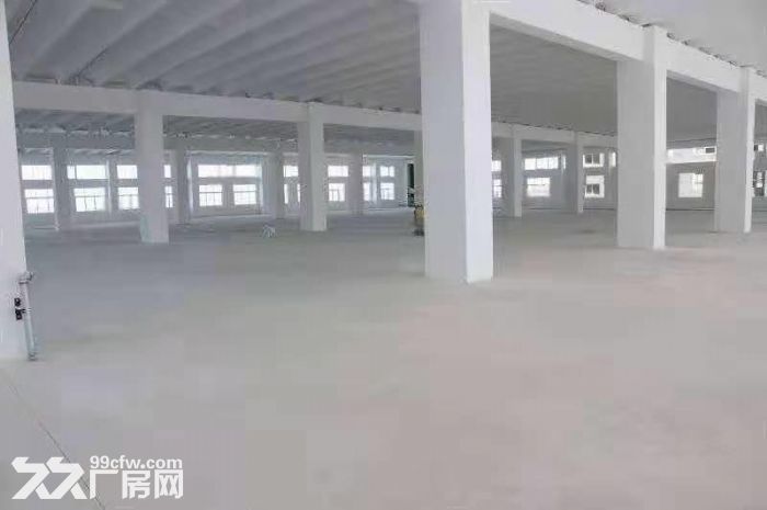 草滩六路平厂房带办公位置好租金低！1层1800平2层1800平