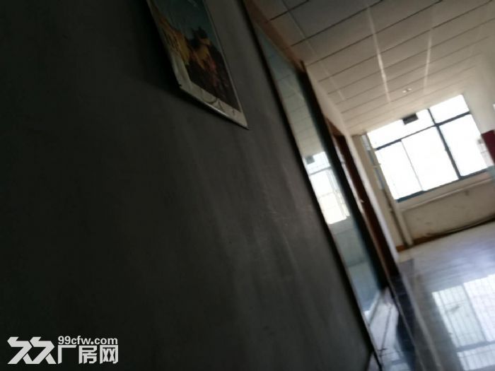 锦业路办公楼厂房出租，带院子有充足的车位4000平1层有800平可以分割-图4